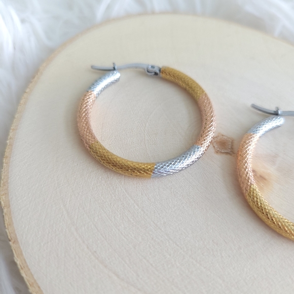 Three Tone Earrings Hoops - Picture 3 of 5